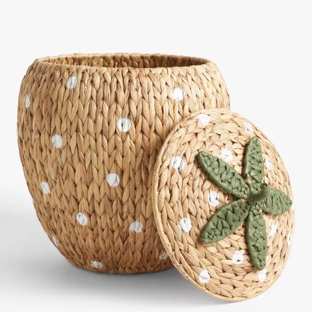Cute Strawberry Shaped Water Hyacinth Woven Storage Basket, Lidded Decorative Organizer Bin for Toy Snack Clothes Homestay Room Decor,www.kongzeglobal.com,Cute Strawberry Shaped Water Hyacinth Woven Storage Basket, Lidded Decorative Organizer Bin for Toy Snack Clothes Homestay Room Decor-www.kongzeglobal.com