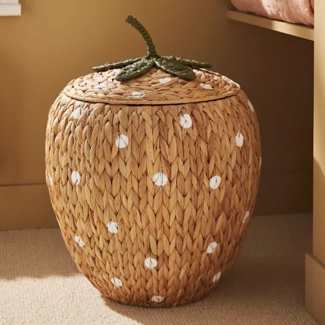 Cute Strawberry Shaped Water Hyacinth Woven Storage Basket, Lidded Decorative Organizer Bin for Toy Snack Clothes Homestay Room Decor,www.kongzeglobal.com,Cute Strawberry Shaped Water Hyacinth Woven Storage Basket, Lidded Decorative Organizer Bin for Toy Snack Clothes Homestay Room Decor-www.kongzeglobal.com