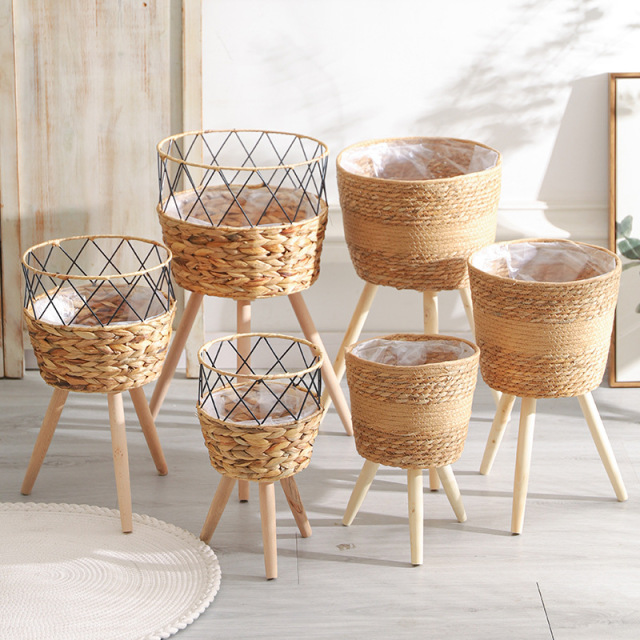 Standing Straw Woven Plant Basket with Tripod Wooden Legs, Elevated Floor Flower Pot Holder for Indoor Balcony Greenery Decor,www.kongzeglobal.com,Standing Straw Woven Plant Basket with Tripod Wooden Legs, Elevated Floor Flower Pot Holder for Indoor Balcony Greenery Decor-www.kongzeglobal.com