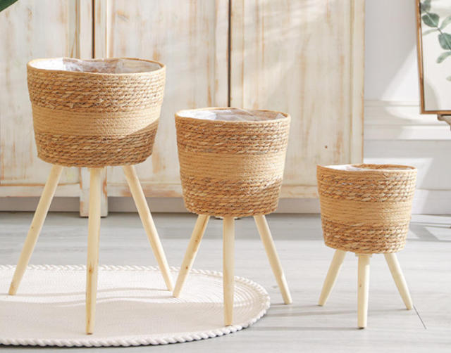 Standing Straw Woven Plant Basket with Tripod Wooden Legs, Elevated Floor Flower Pot Holder for Indoor Balcony Greenery Decor,www.kongzeglobal.com,Standing Straw Woven Plant Basket with Tripod Wooden Legs, Elevated Floor Flower Pot Holder for Indoor Balcony Greenery Decor-www.kongzeglobal.com
