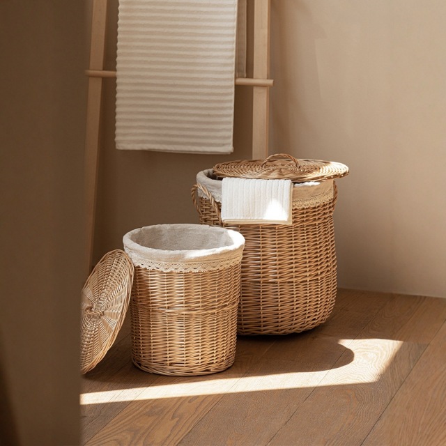 Lidded Natural Willow Woven Laundry Basket, Dual Handle Round Dirty Clothes Hamper with Lace Cotton Liner for Bathroom Homestay Storage,www.kongzeglobal.com,Lidded Natural Willow Woven Laundry Basket, Dual Handle Round Dirty Clothes Hamper with Lace Cotton Liner for Bathroom Homestay Storage-www.kongzeglobal.com