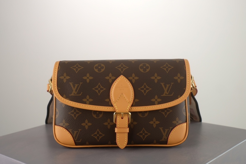 LV Diane Handbag M45985 Black / M46049 Rose Pink