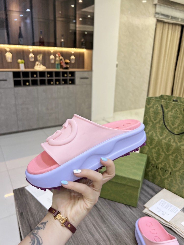 Gucci Platform slides Pink