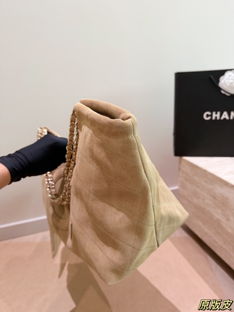 Chanel 26b new large double C tote shopping bag the classic quilted suede leather and metal chain shoulder strap exude a luxurious feel.