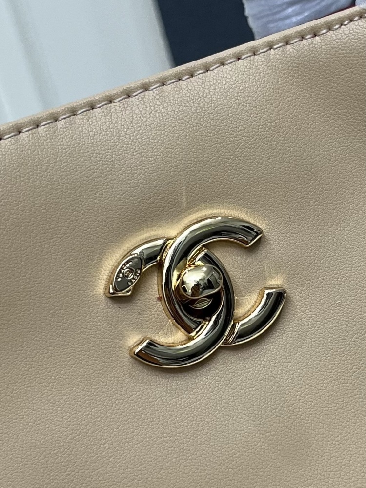 Chanel 2026 Small Shopping Bag Smooth Calfskin Gold-Tone Metal AS6452（Beige）