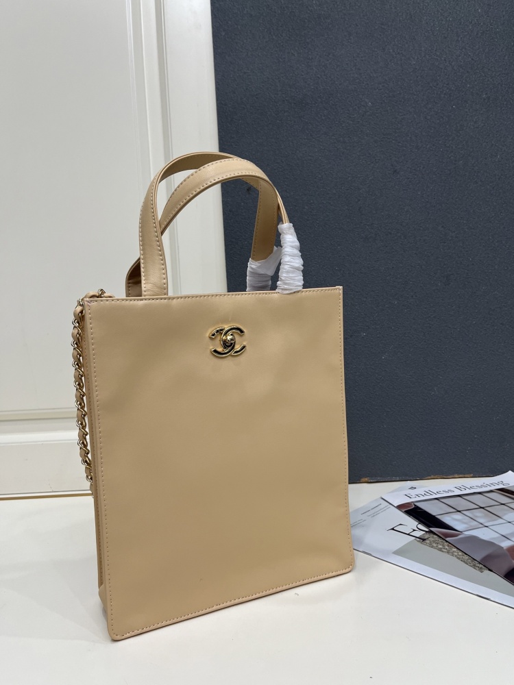 Chanel 2026 Small Shopping Bag Smooth Calfskin Gold-Tone Metal AS6452（Beige）