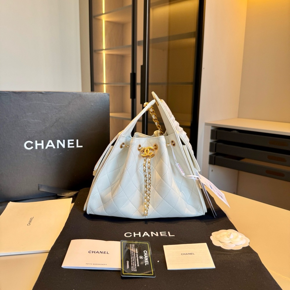 CHANEL 25 Hobo Handbag Golden Caviar Granulated Beef Skin Drawstring Bucket Tote