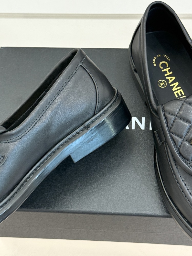 Chanel Quilted Flap Turnlock CC Loafers, Black Calfskin Low Heel Slip On Leather Loafers For Women