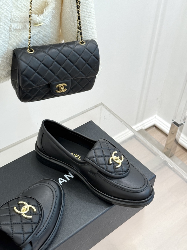 Chanel Quilted Flap Turnlock CC Loafers, Black Calfskin Low Heel Slip On Leather Loafers For Women