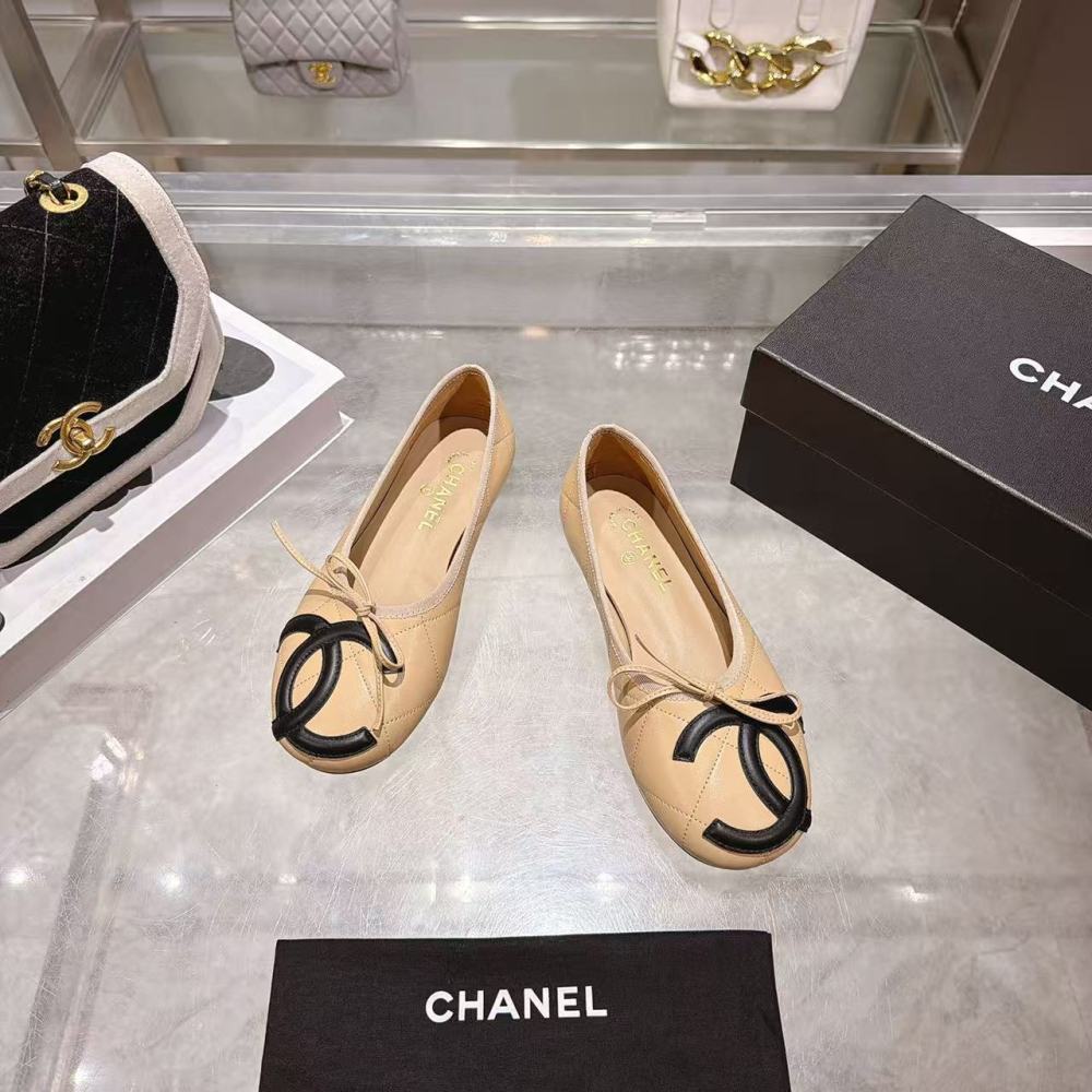 Chanel Lambskin Ballet Flats, Bicolor Interlocking CC Bow Round Toe Flat Shoes For Women