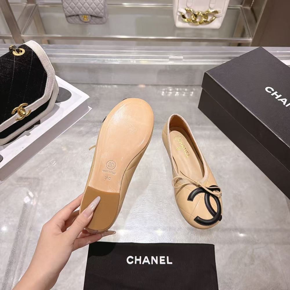 Chanel Lambskin Ballet Flats, Bicolor Interlocking CC Bow Round Toe Flat Shoes For Women