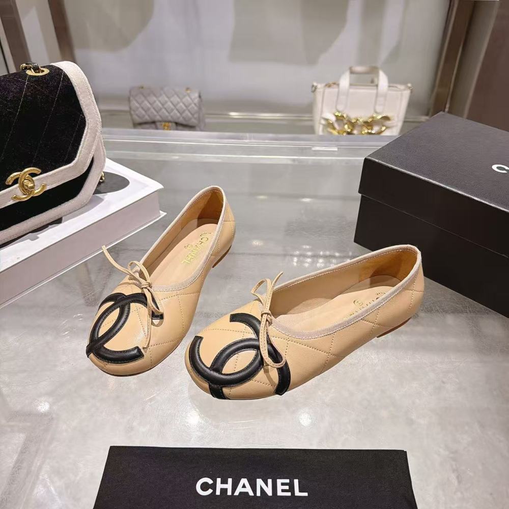 Chanel Lambskin Ballet Flats, Bicolor Interlocking CC Bow Round Toe Flat Shoes For Women