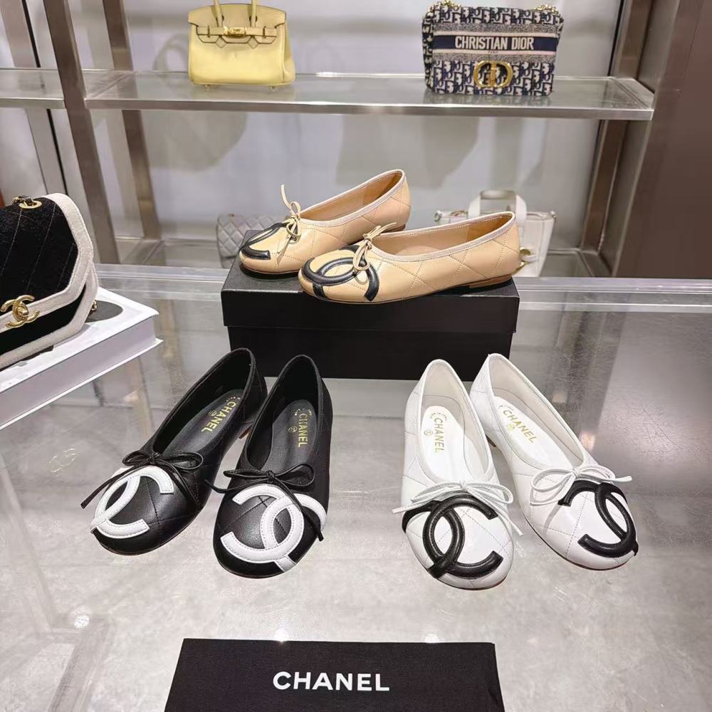 Chanel Lambskin Ballet Flats, Bicolor Interlocking CC Bow Round Toe Flat Shoes For Women