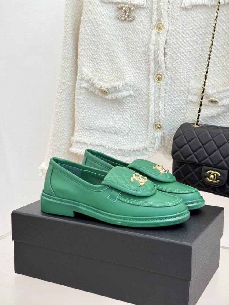 Chanel Quilted Flap Turnlock CC Loafers, Black Calfskin Low Heel Slip On Leather Loafers For Women