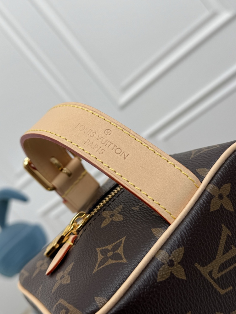 LV Locker Dopp Kit Toiletry Pouch Monogram Canvas Travel Wash Bag M83112 Unisex Cosmetic Makeup Bag With Adjustable Leather Handle