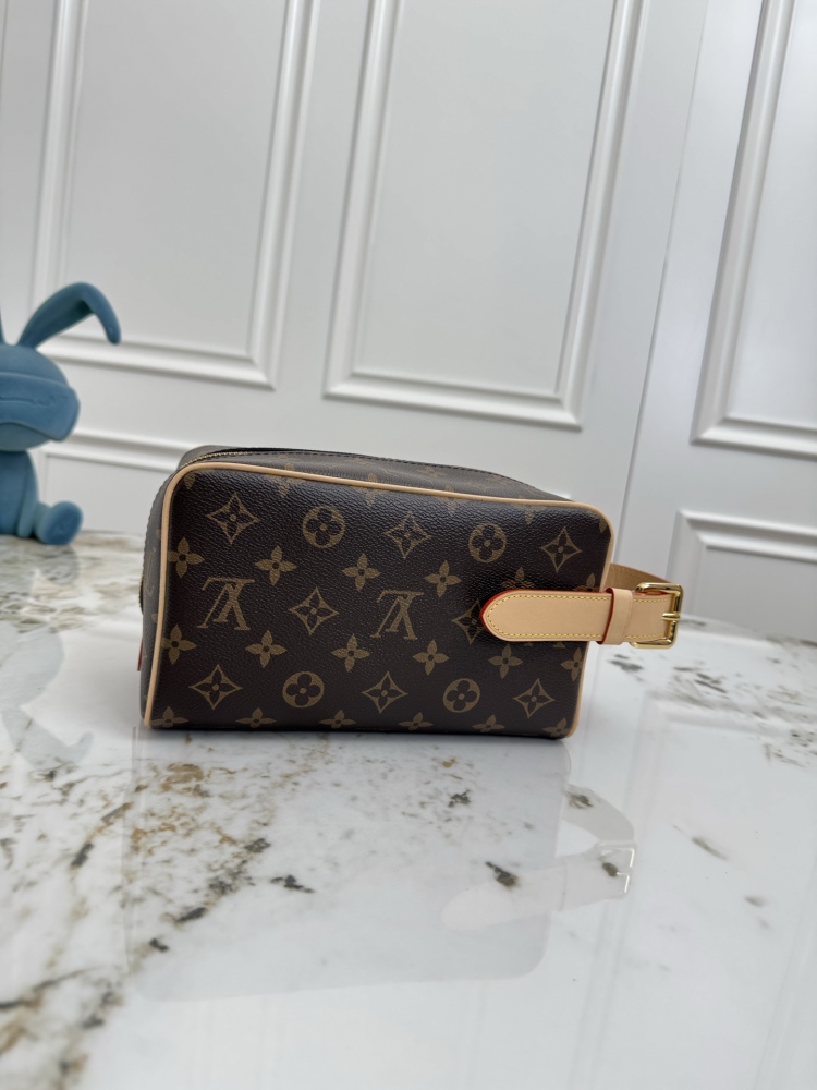 LV Locker Dopp Kit Toiletry Pouch Monogram Canvas Travel Wash Bag M83112 Unisex Cosmetic Makeup Bag With Adjustable Leather Handle