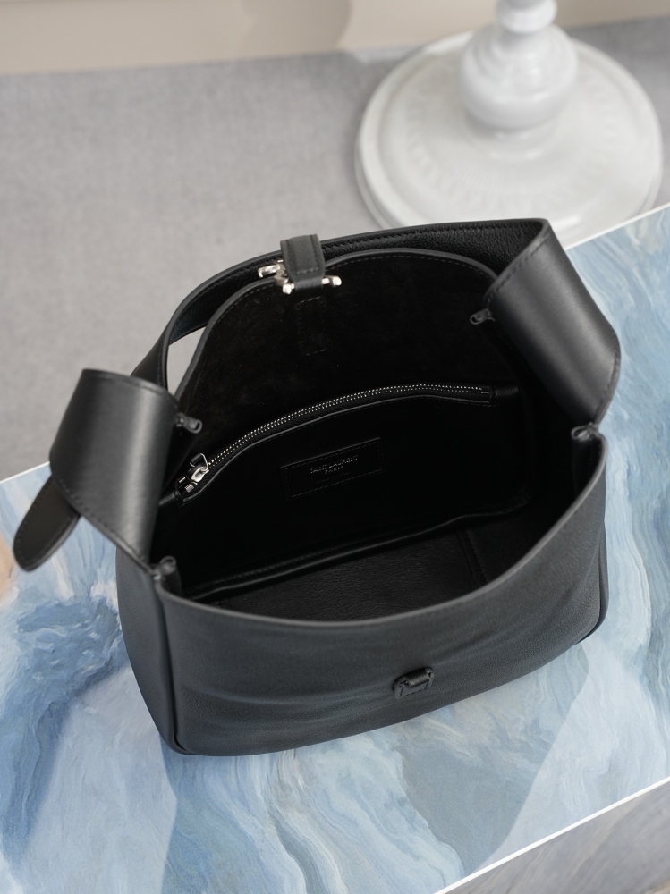 YSL Saint Laurent Le5À7 Hobo Bucket Underarm Bag 713938