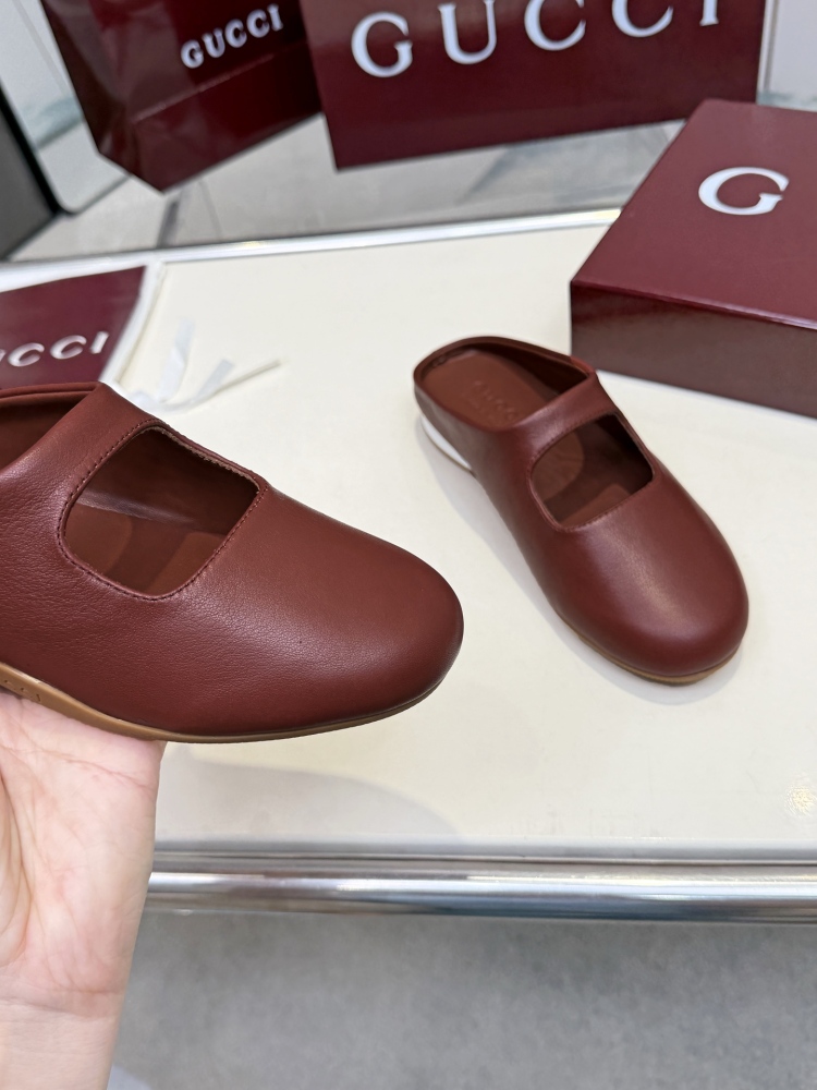 Gucci GG Supreme Canvas & Leather Mule Slippers Classic GG Pattern Backless Loafers Casual Designer Slip On Mules for Women Daily Wear