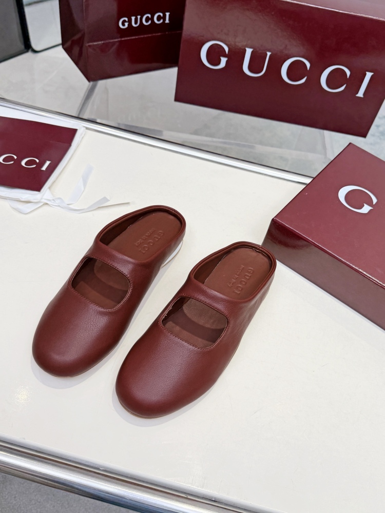 Gucci GG Supreme Canvas & Leather Mule Slippers Classic GG Pattern Backless Loafers Casual Designer Slip On Mules for Women Daily Wear