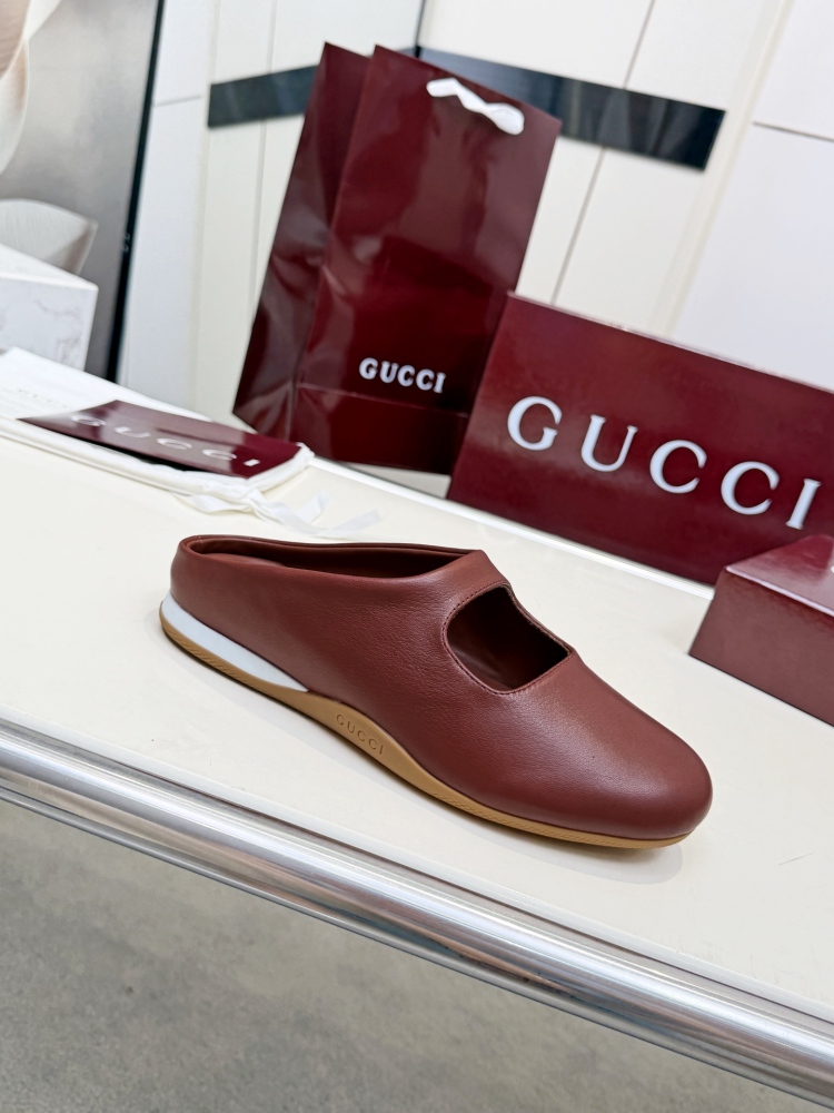 Gucci GG Supreme Canvas & Leather Mule Slippers Classic GG Pattern Backless Loafers Casual Designer Slip On Mules for Women Daily Wear