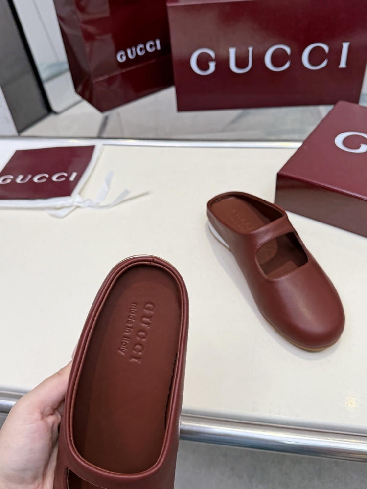 Gucci GG Supreme Canvas & Leather Mule Slippers Classic GG Pattern Backless Loafers Casual Designer Slip On Mules for Women Daily Wear
