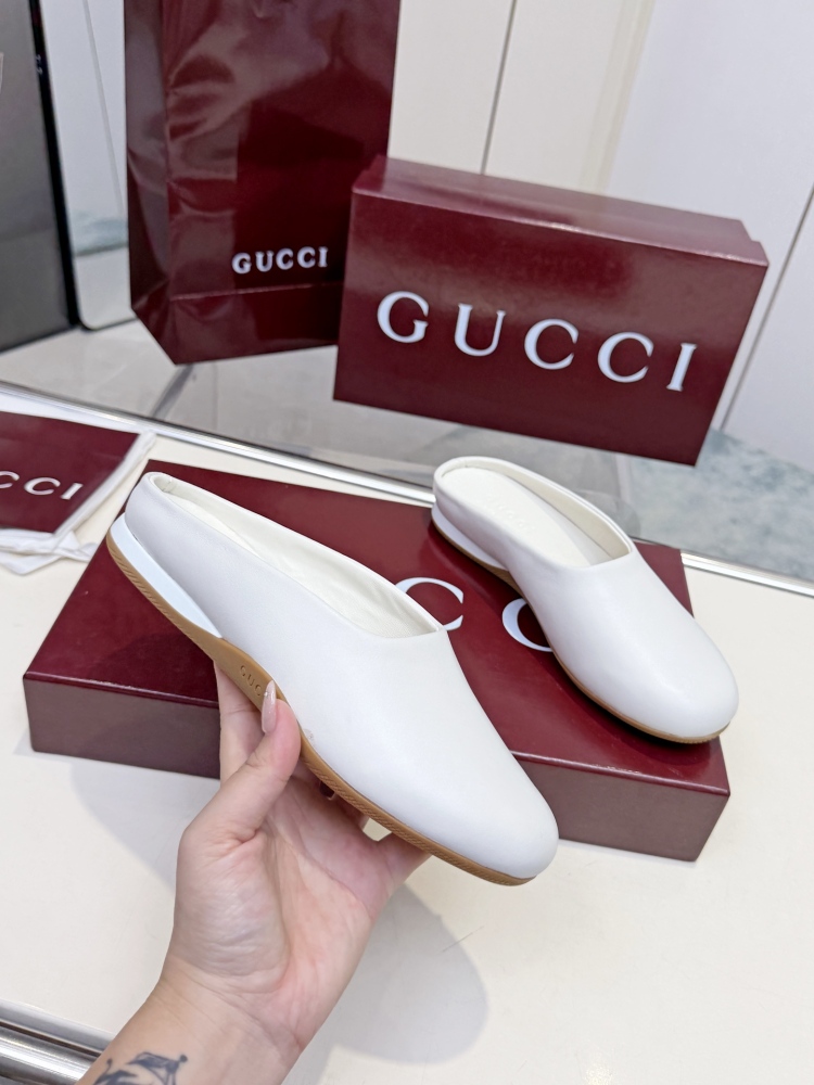 Gucci GG Supreme Canvas & Leather Mule Slippers Classic GG Pattern Backless Loafers Casual Designer Slip On Mules for Women Daily Wear