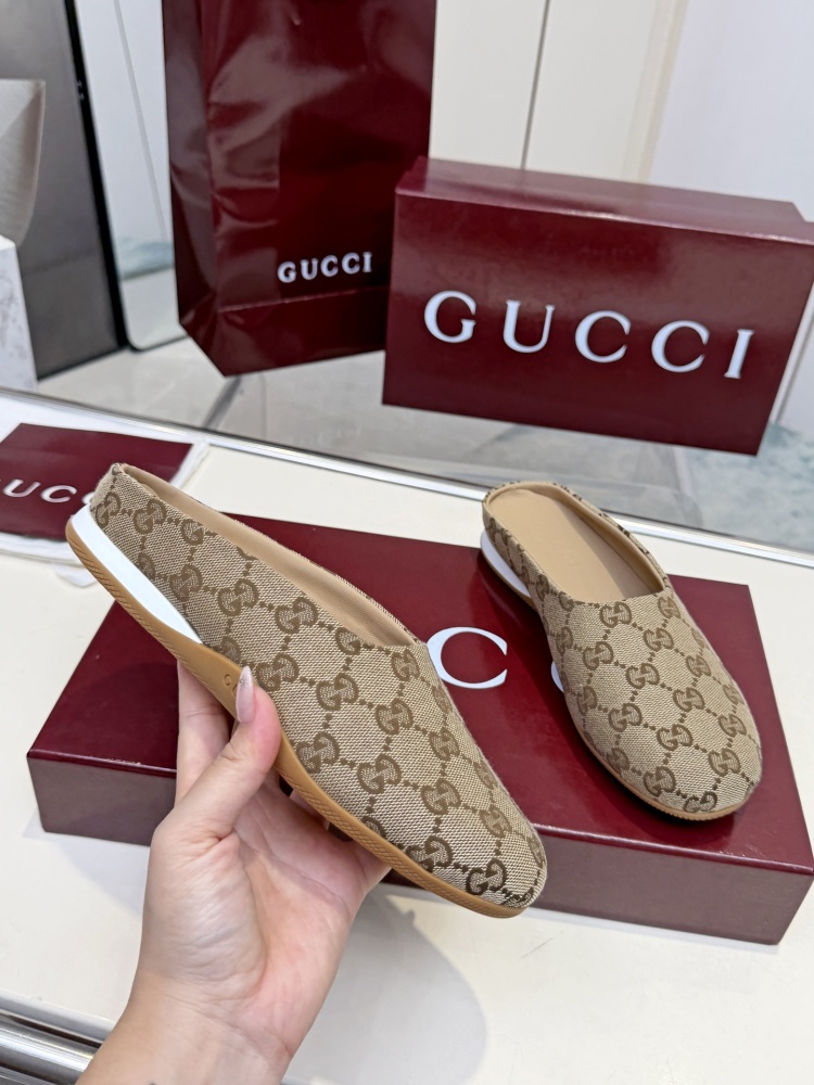 Gucci GG Supreme Canvas & Leather Mule Slippers Classic GG Pattern Backless Loafers Casual Designer Slip On Mules for Women Daily Wear