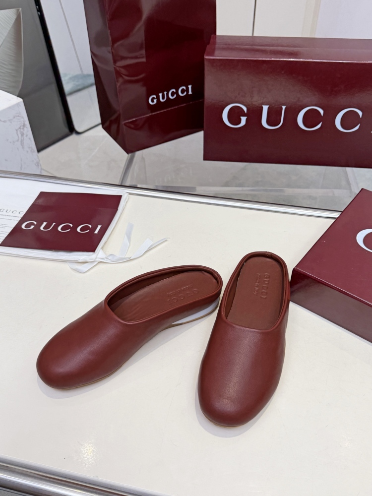 Gucci GG Supreme Canvas & Leather Mule Slippers Classic GG Pattern Backless Loafers Casual Designer Slip On Mules for Women Daily Wear
