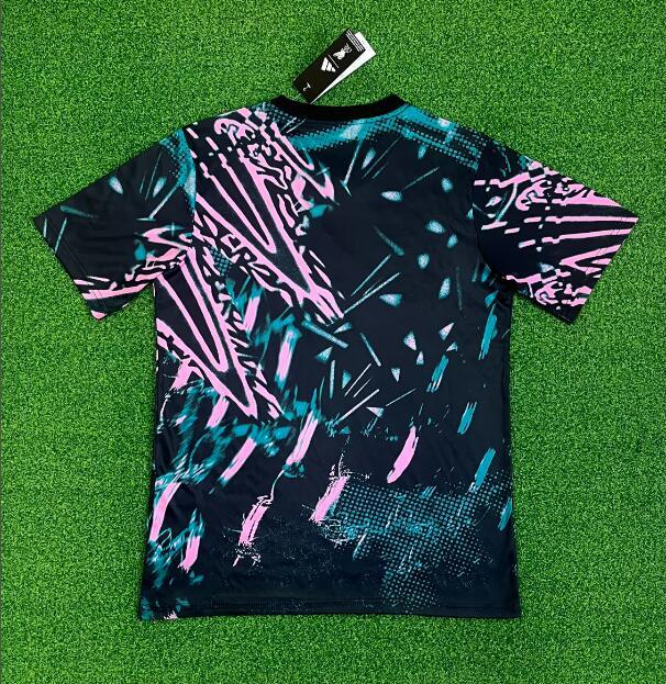 Liverpool pre-match training kit for 26/27