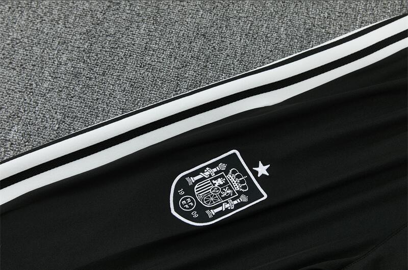 26-27 Spain World Cup Black Half-Length Adult Long-Sleeve Soccer Training Suit Set, Children's Printed Custom Jersey