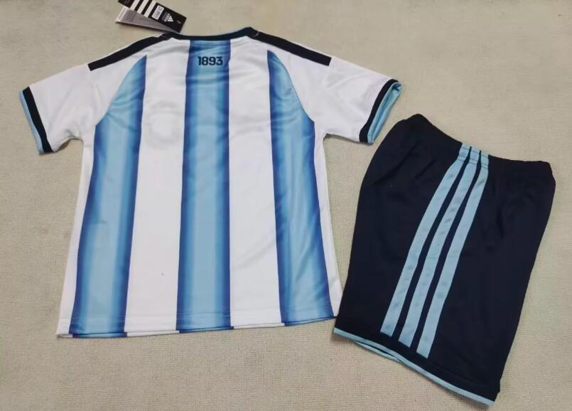 Argentina children's football kit for the 26-27 season.