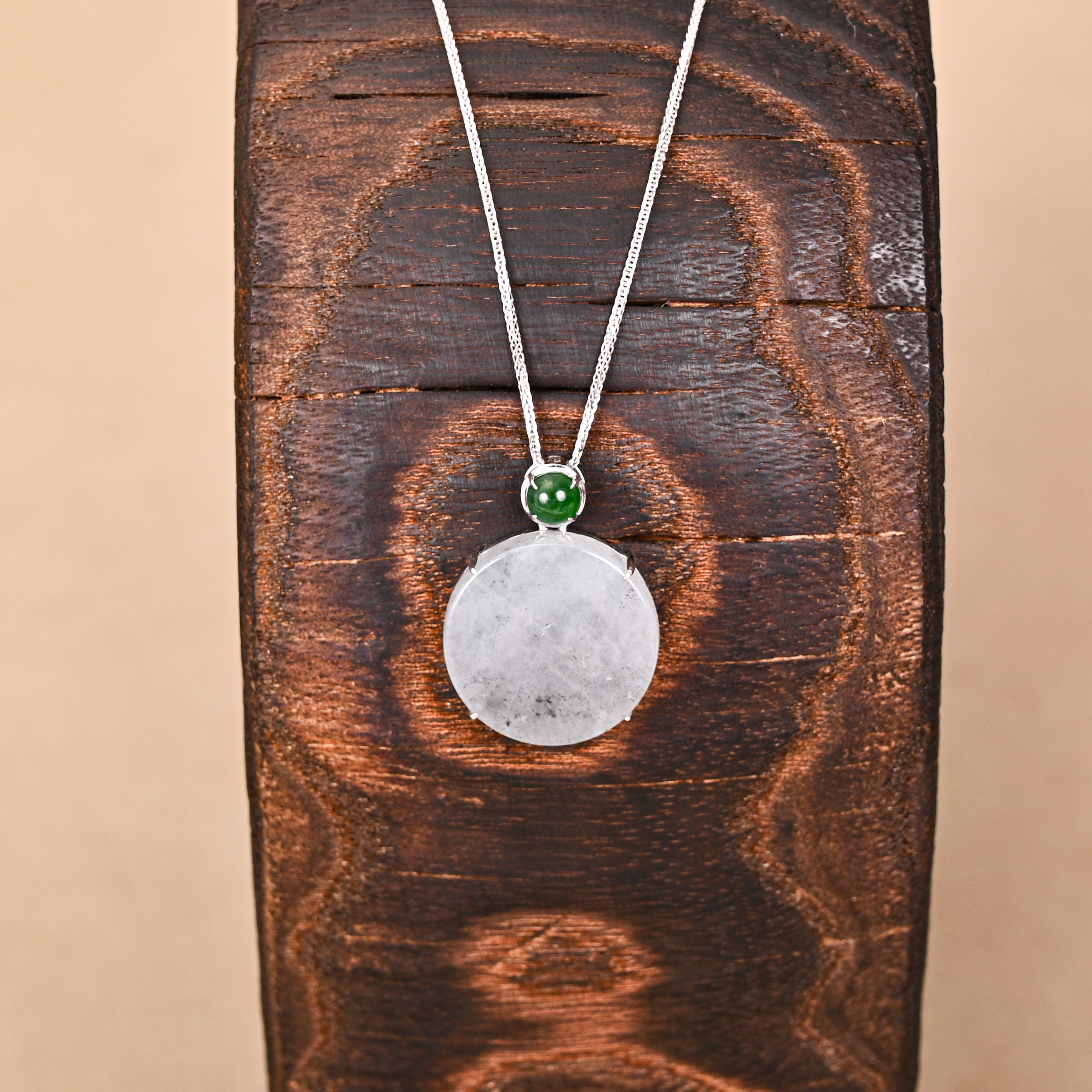 The Ming necklace Lunar Radiance