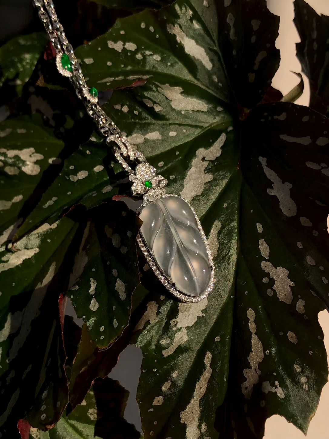 The "Dynasty  Leaf" Pendant Necklace