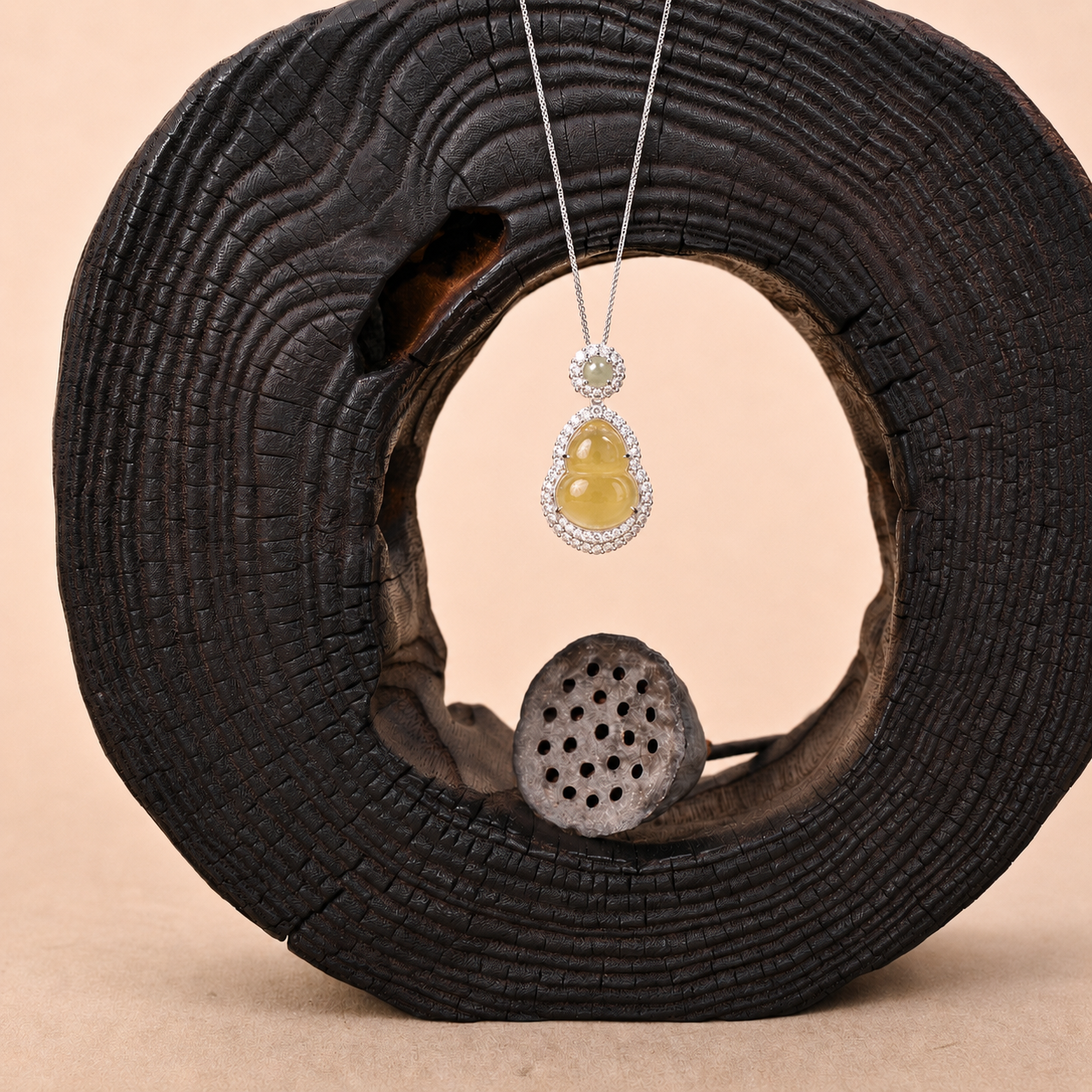 The "Aura" Pendant Necklace
