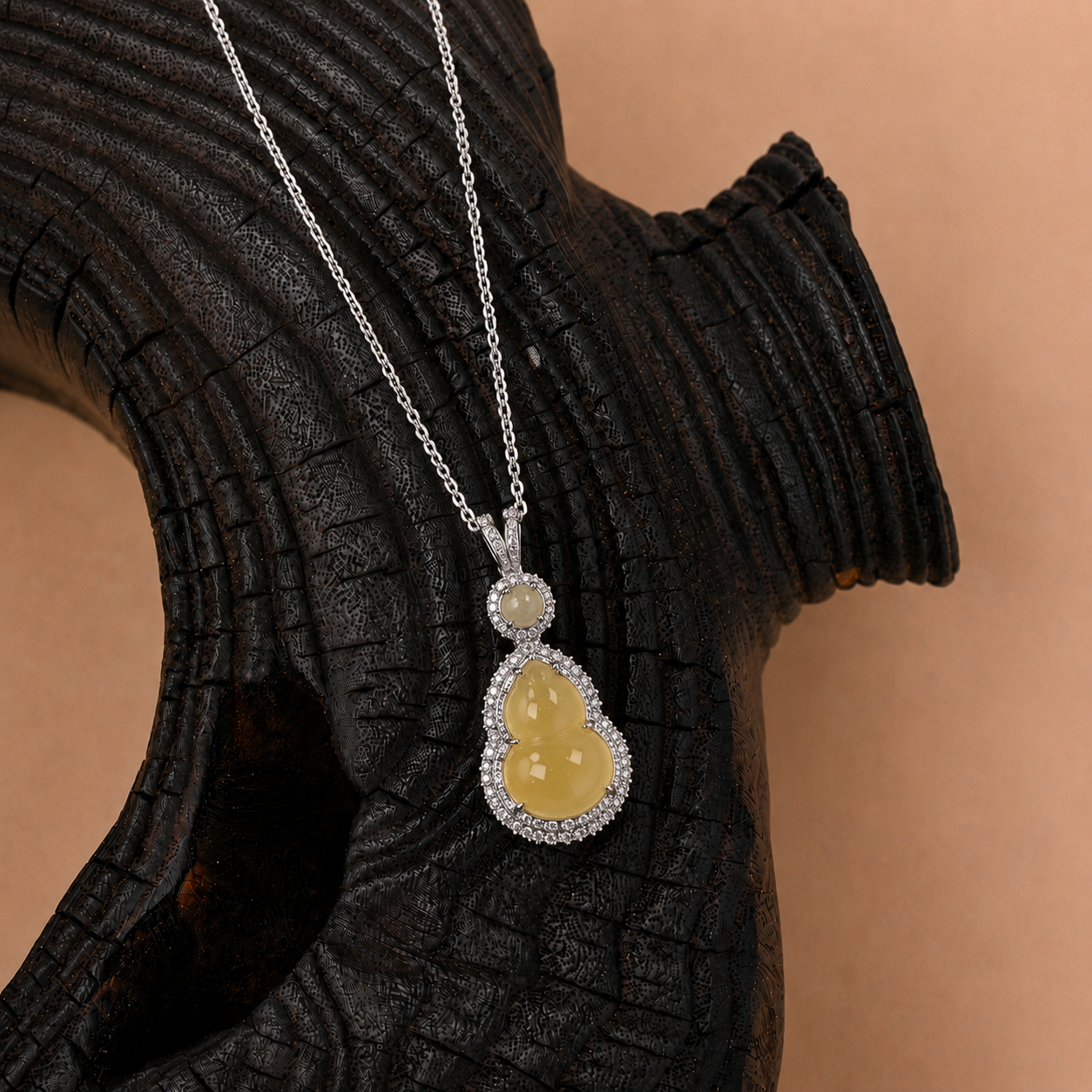 The "Aura" Pendant Necklace