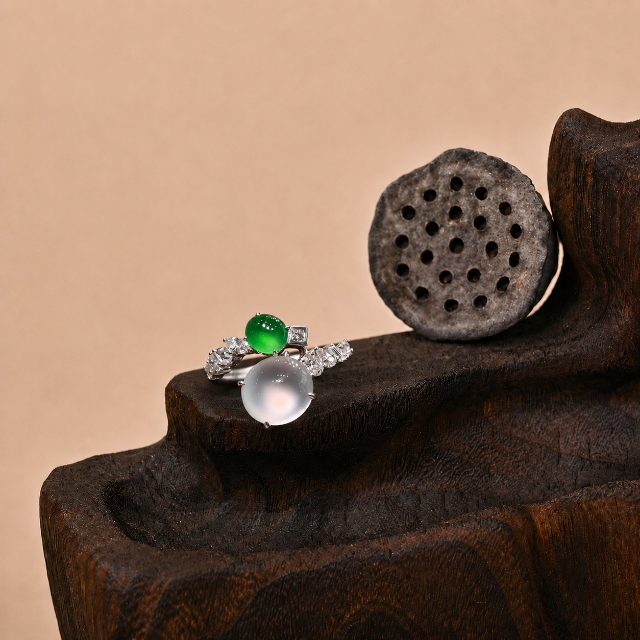 The Duet of Solitude & Life Ring