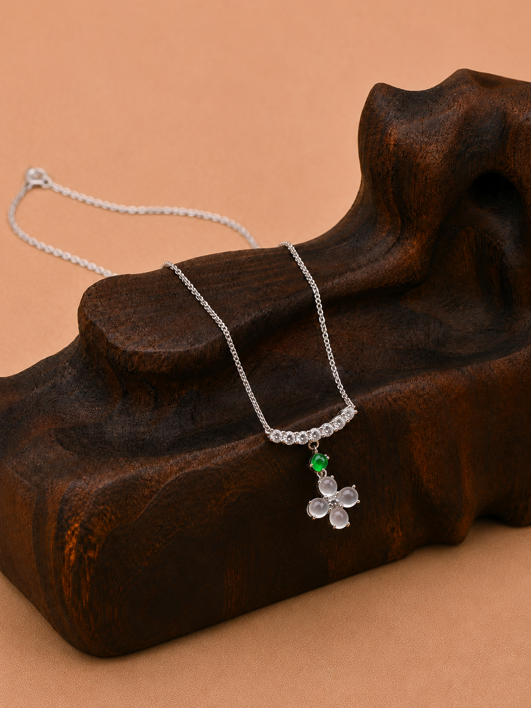 The "Clover" Pendant Necklace