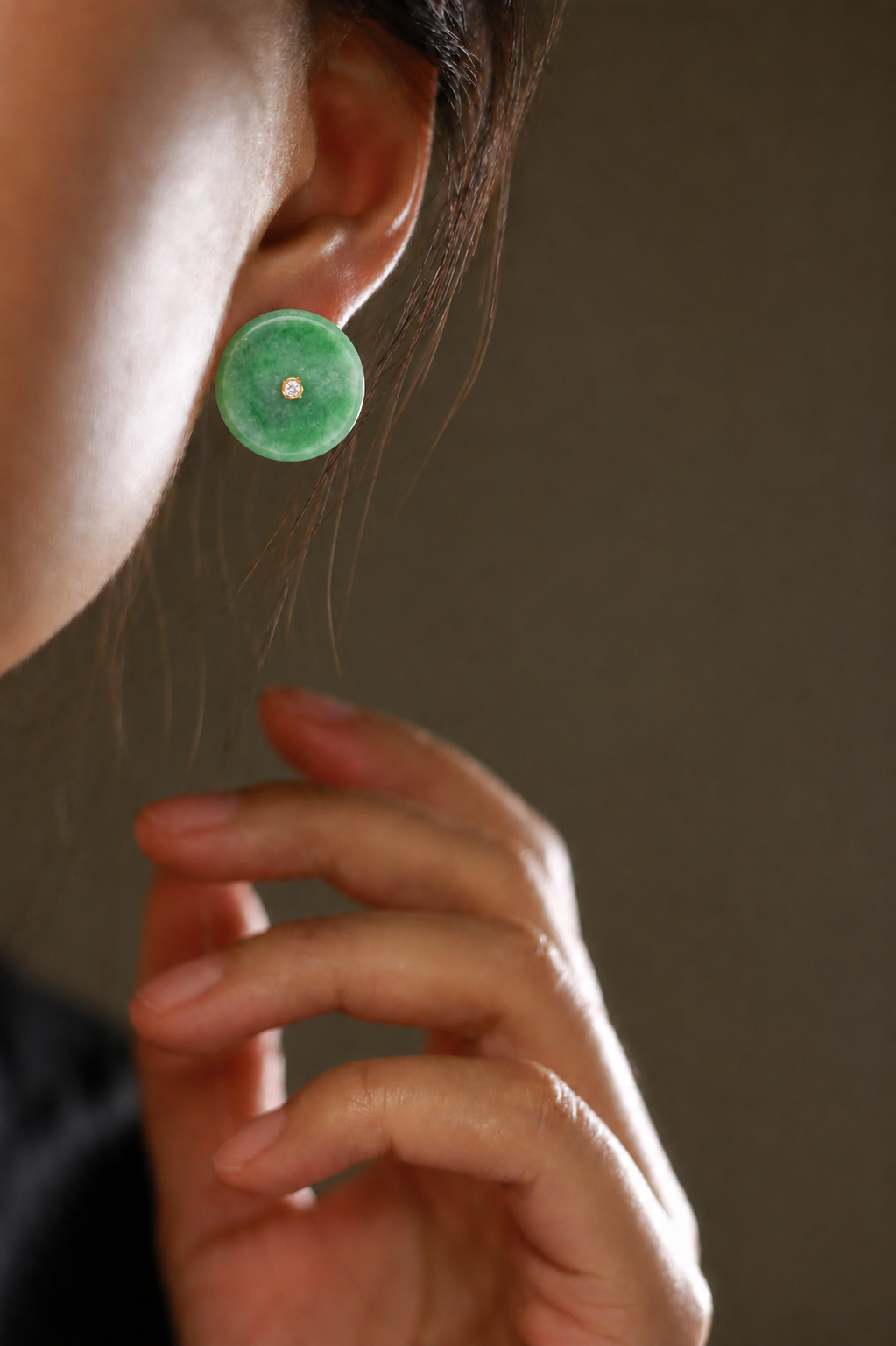 The "Ping An" Studs: Serene Shield in green