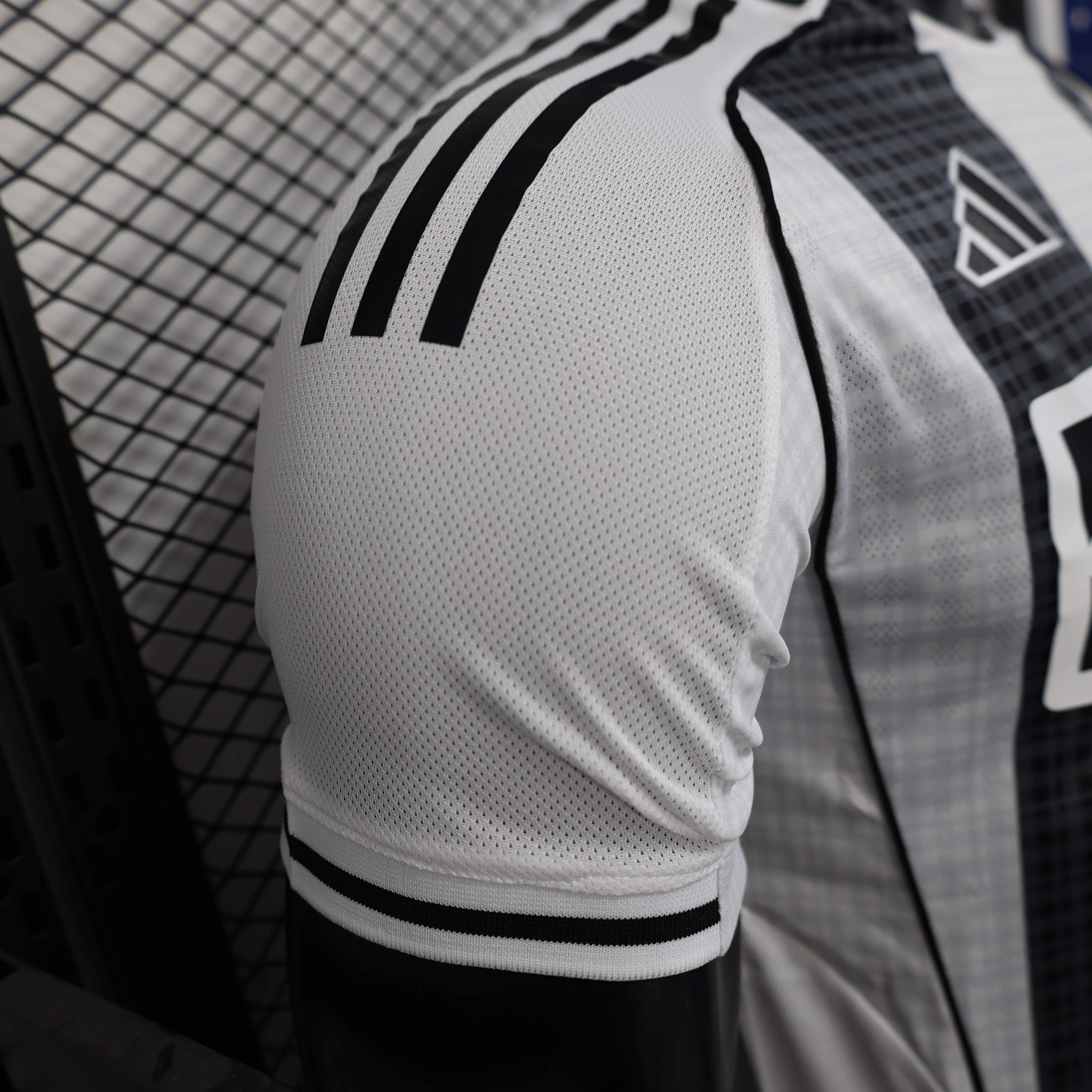 Newcastle United Shirt Home Jersey Player Version 25-26