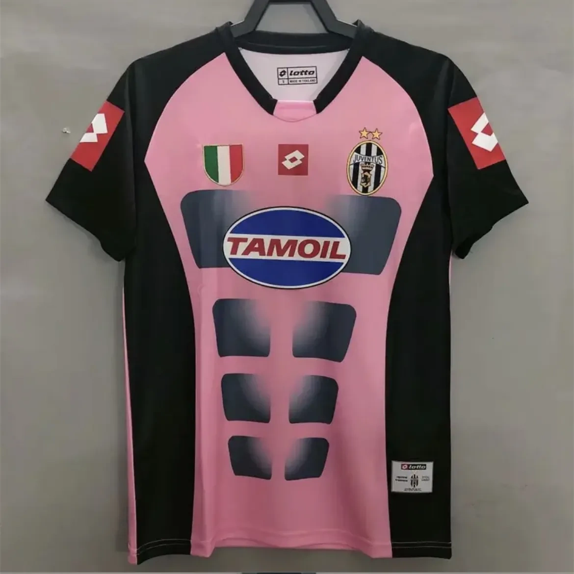 2002-03  Juventus Retro Jersey Goalkeeper Pink