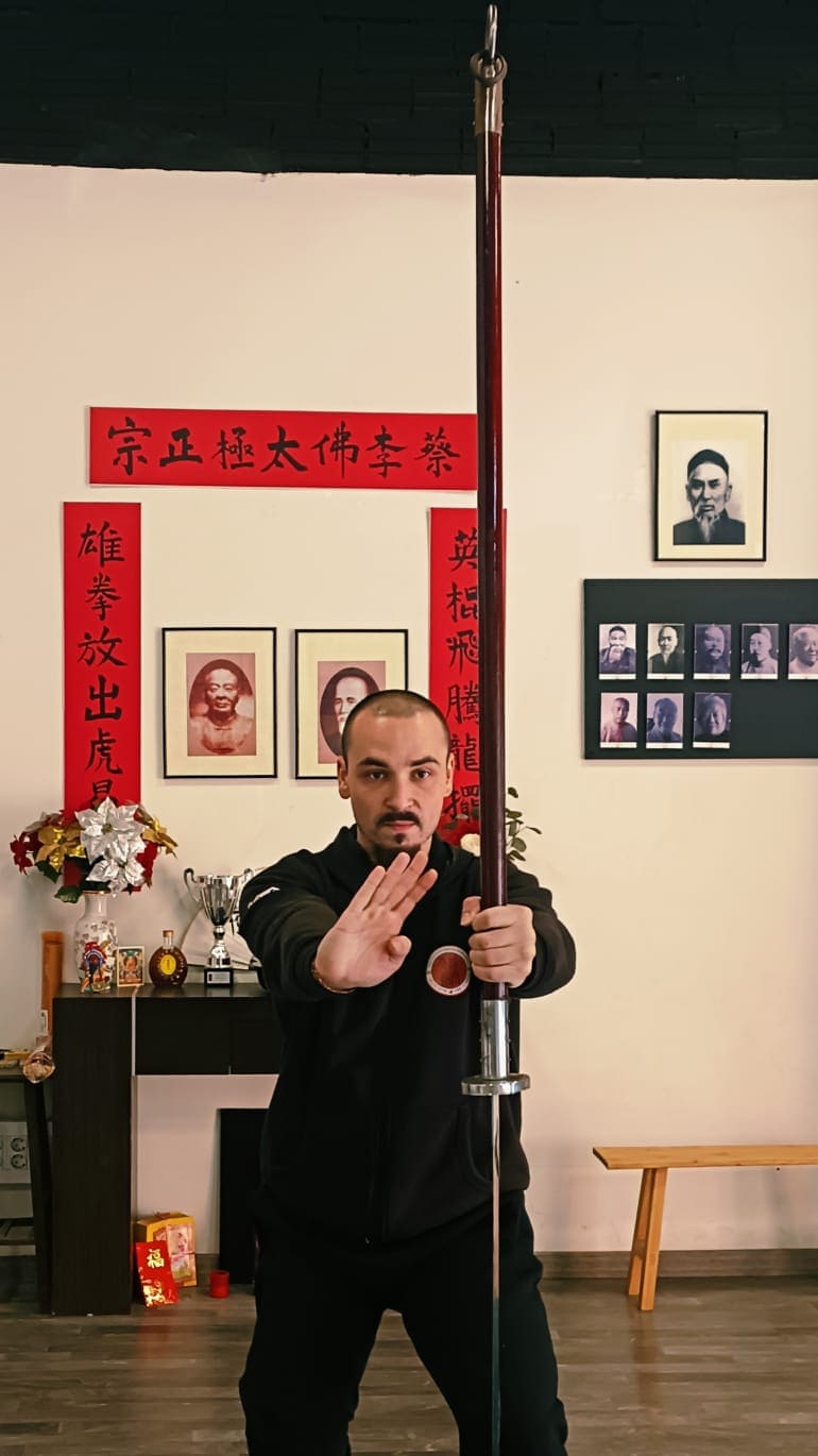 Ging Lai salute in Lok Kwai Ma stance