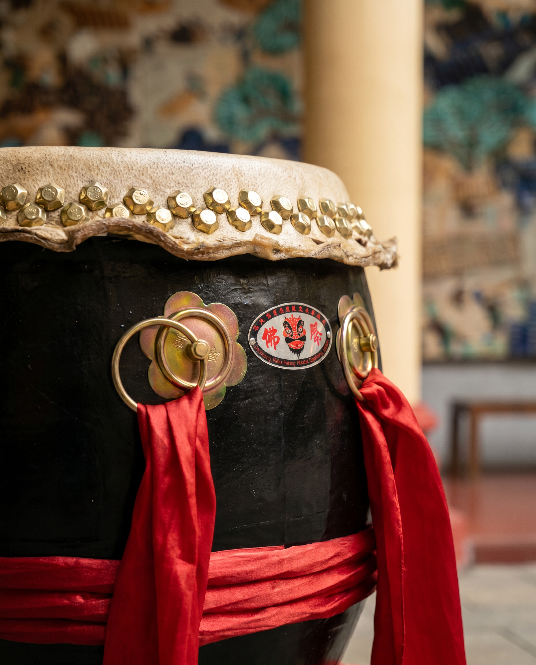MEDIUM SIZE DRUMS