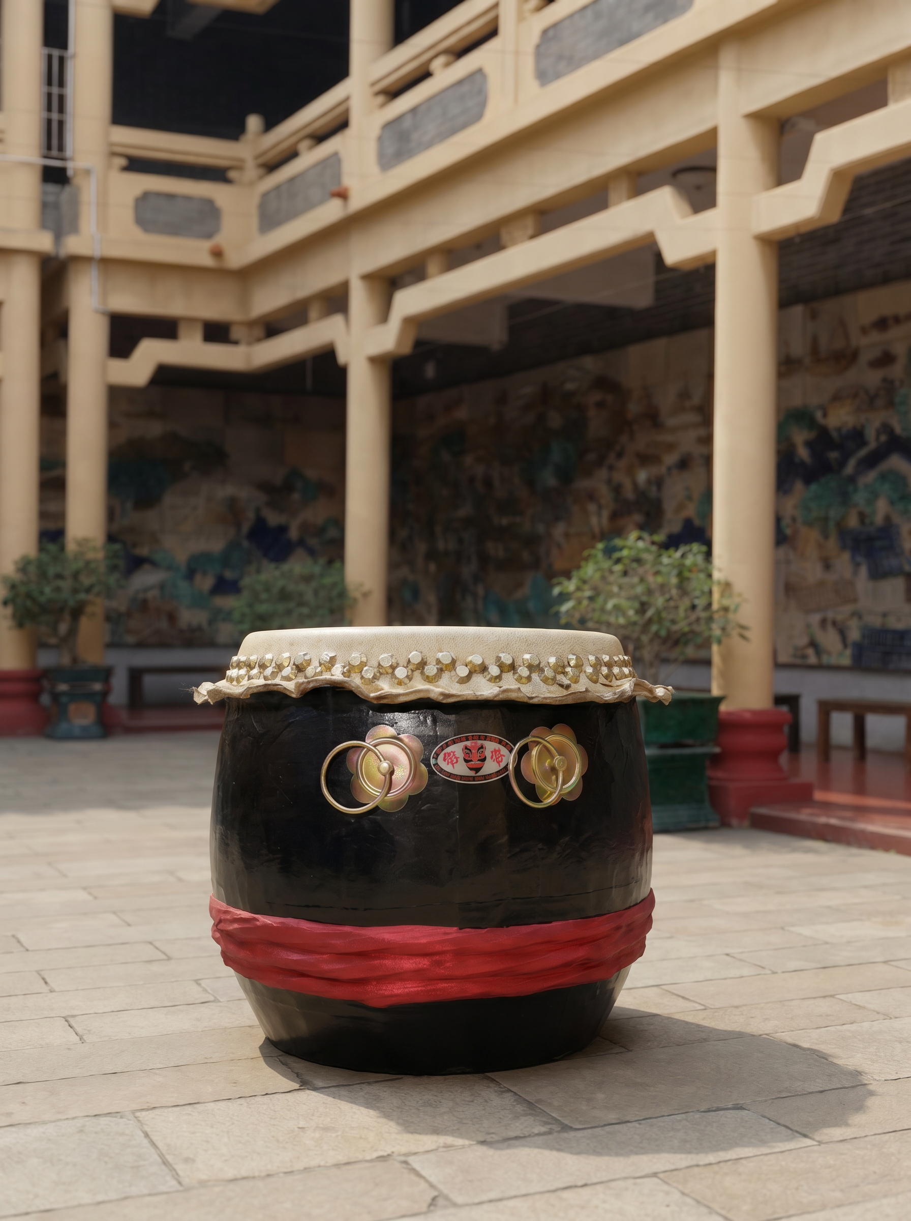 MEDIUM SIZE DRUMS