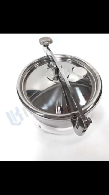 Round With Glass Manhole