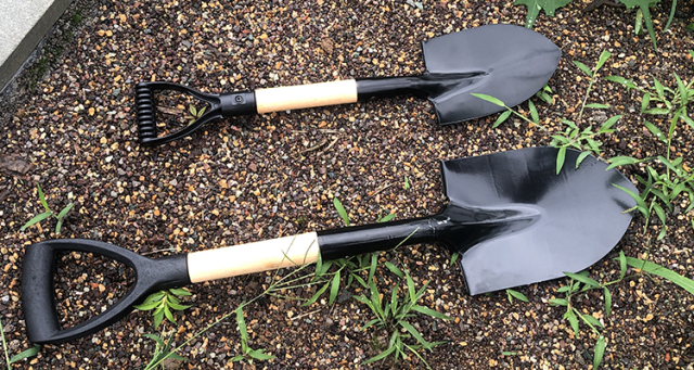 Round-Point garden shovel