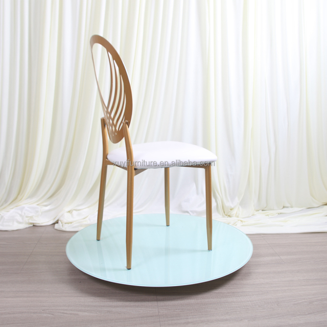 Wholesale Rental Use Wedding Decoration Stackable Movable Cushion Gold Chiavari Chairs for Sale