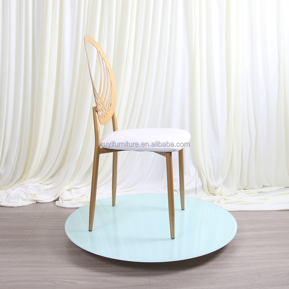 Wholesale Rental Use Wedding Decoration Stackable Movable Cushion Gold Chiavari Chairs for Sale