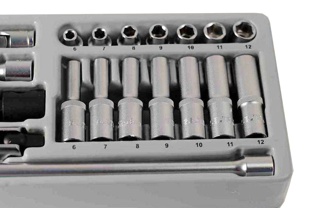 Selta Taiwan 31pc 3/8" Dr. Cr-V 6PT Regular Deep Socket & Torx Bits Set in Tray
