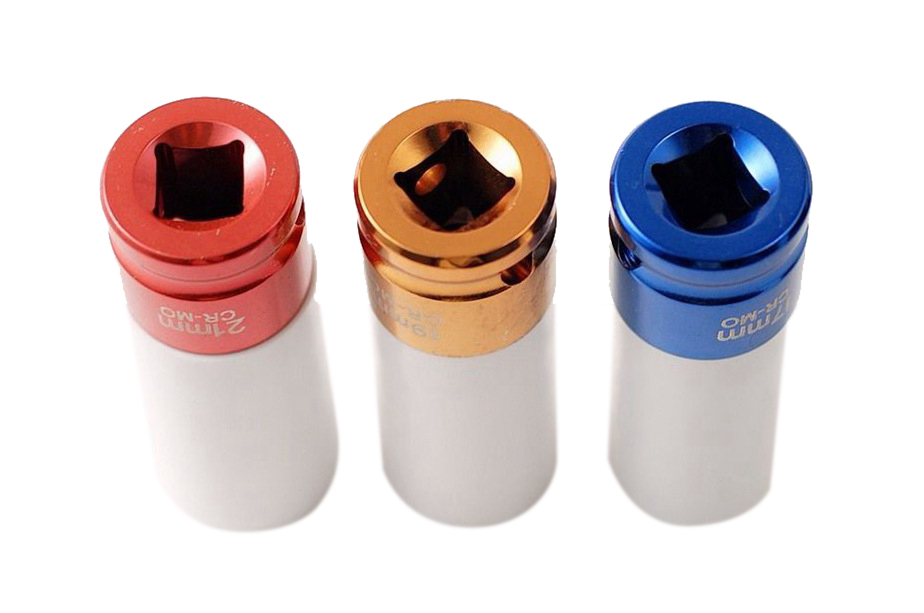 1/2" Dr. 6pt 82mmL Deep Mag Wheel Nut Socket with Sleeve:15-22mm