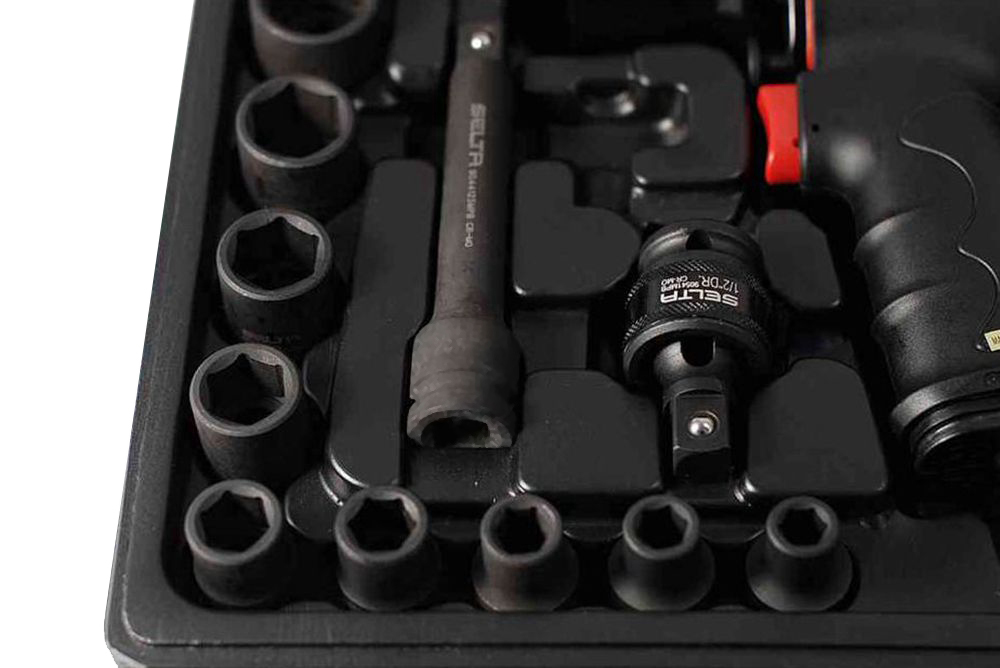 Selta Taiwan 1/2" Dr Air Impact 820 ft·lb Twin Hammer Wrench Gun with Socket
